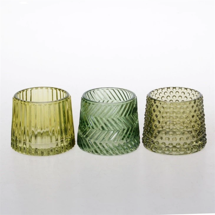 Sariq o'rta shisha shamdonlar